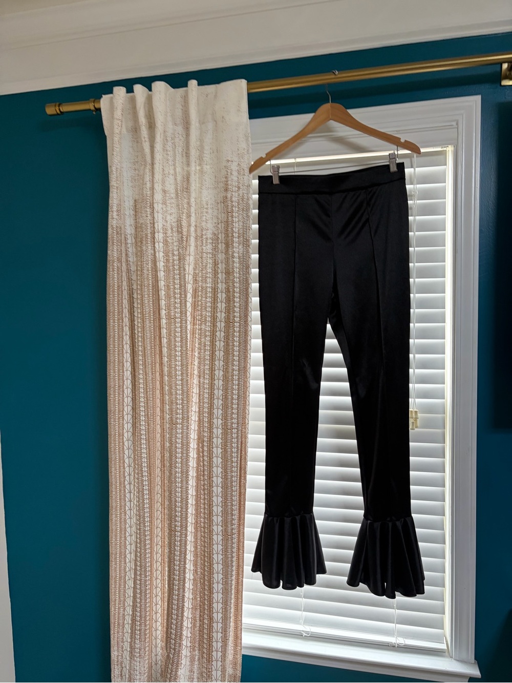 Fashion Nova Black Ruffle-Hem Women's Pants